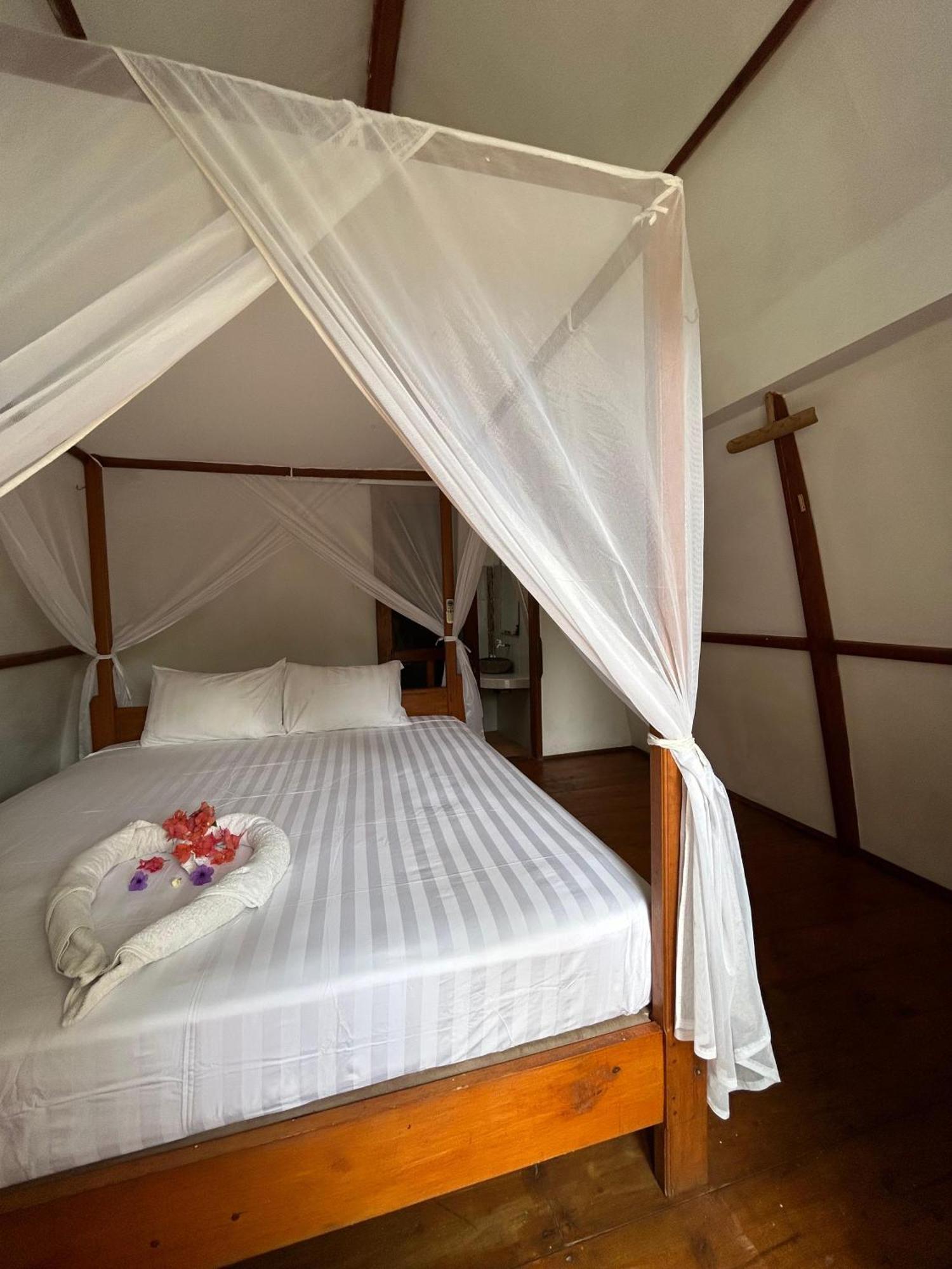 We'Be Cottages Gili Meno Exterior foto